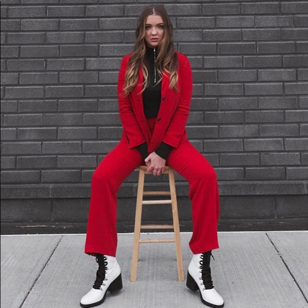 Amazing & super trendy RED WOMEN SUIT 🔥❤️
